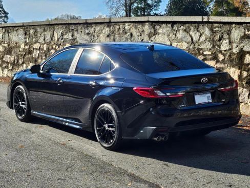 Used 2025 Toyota Camry SE w/ Multimedia Upgrade Package image 10