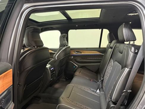 Used 2025 Jeep Grand Cherokee L Summit AWD/4WD image 24