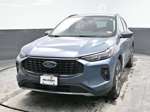 Used 2024 Ford Escape Platinum image 2