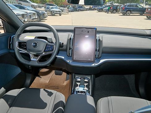 New 2026 Volvo EX30 Plus AWD/4WD image 22