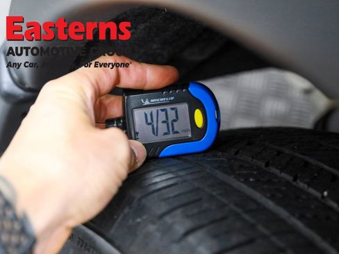 Used 2023 Nissan Rogue S image 29