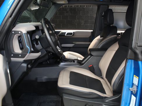 Used 2023 Ford Bronco Wildtrak AWD/4WD image 46