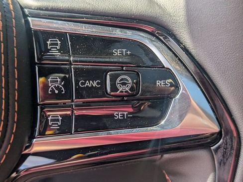 Certified 2026 Jeep Grand Cherokee Summit AWD/4WD image 17