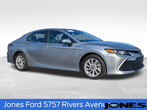 Used 2024 Toyota Camry LE FWD image 2