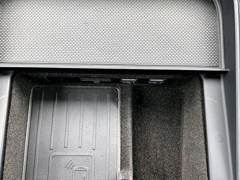 Used 2019 Audi Q8 Premium Plus w/ Premium Plus image 19