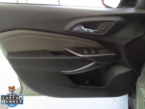 Used 2025 Chevrolet Trax ACTIV w/ Sunroof Package FWD image 11