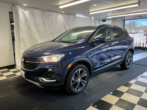 Used 2022 Buick Encore GX Select AWD/4WD image 4
