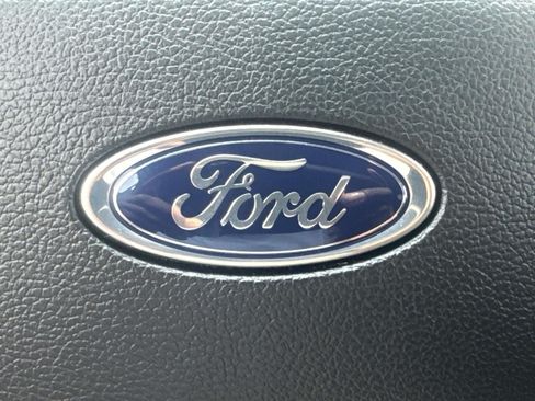 Used 2023 Ford Explorer XLT AWD/4WD image 31