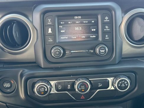 Used 2019 Jeep Wrangler Unlimited Sport AWD/4WD image 23