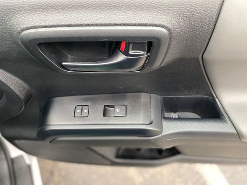Used 2021 Toyota Tacoma SR RWD image 10