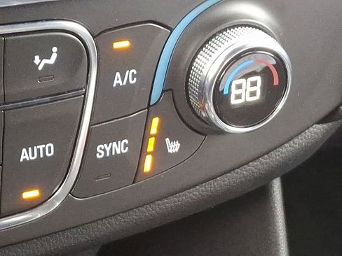 Certified 2023 Chevrolet Traverse LT image 26