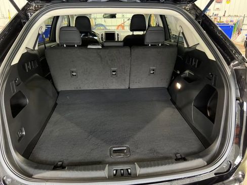 Used 2024 Ford Edge SE image 17