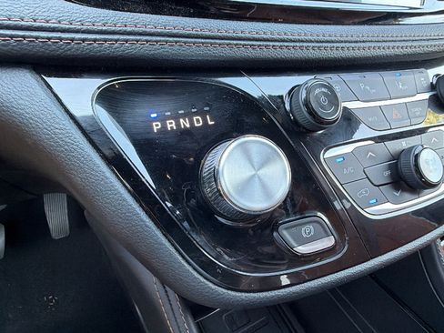Used 2024 Chrysler Pacifica Pinnacle FWD image 30