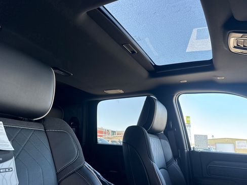 New 2026 RAM 2500 Limited AWD/4WD image 15