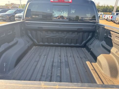 Used 2024 Chevrolet Colorado ZR2 w/ Technology Package image 6