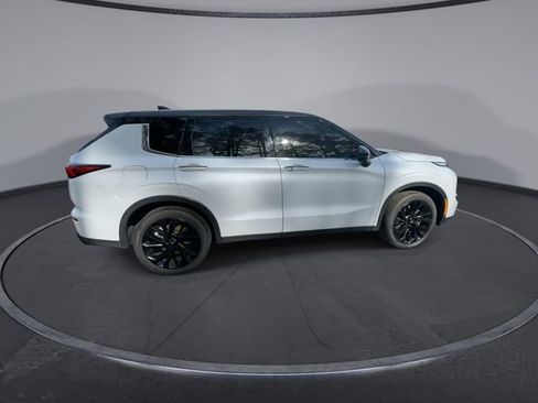 Used 2023 Mitsubishi Outlander SEL image 17