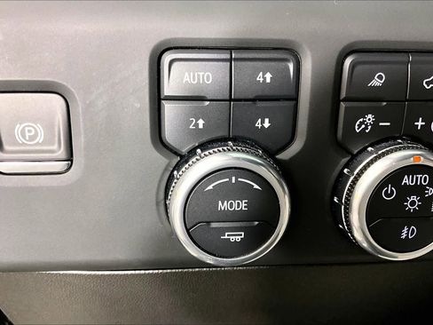Used 2024 GMC Sierra 3500 Denali w/ Denali Reserve Package AWD/4WD image 35