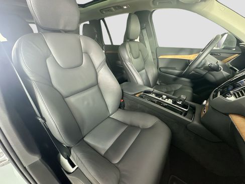 Certified 2024 Volvo XC90 B5 Plus image 30