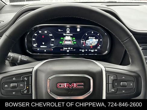 Certified 2023 GMC Yukon SLT w/ SLT Luxury Package image 21