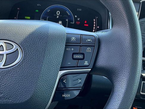 Used 2025 Toyota Camry LE FWD image 19