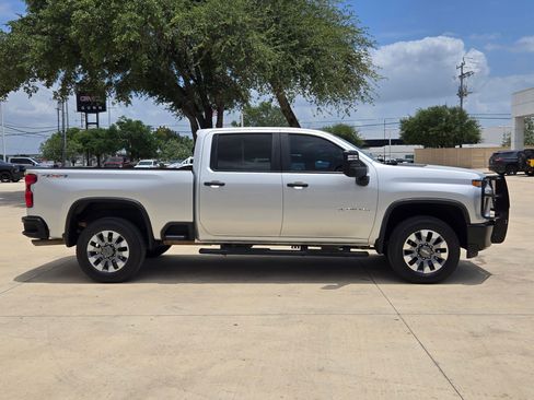 Used 2023 Chevrolet Silverado 2500 Custom w/ Custom Value Package AWD/4WD image 8