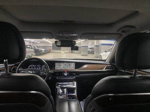 Used 2019 Genesis G90 3.3T Premium image 7