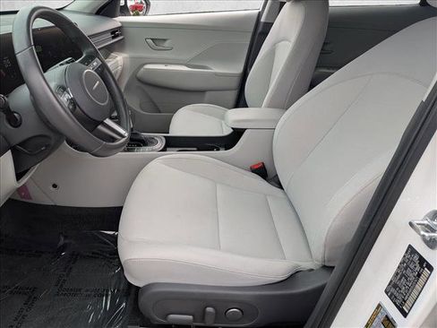 Used 2025 Hyundai Kona SEL FWD image 25