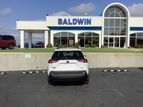 Used 2023 Toyota RAV4 AWD Hybrid image 6