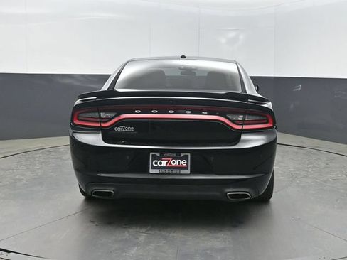 Used 2019 Dodge Charger SXT w/ Blacktop Package RWD image 31