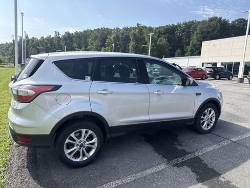 Used 2017 Ford Escape SE AWD/4WD image 3