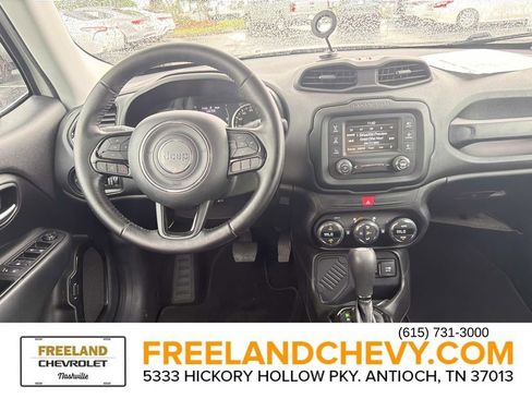 Used 2017 Jeep Renegade Altitude FWD image 18