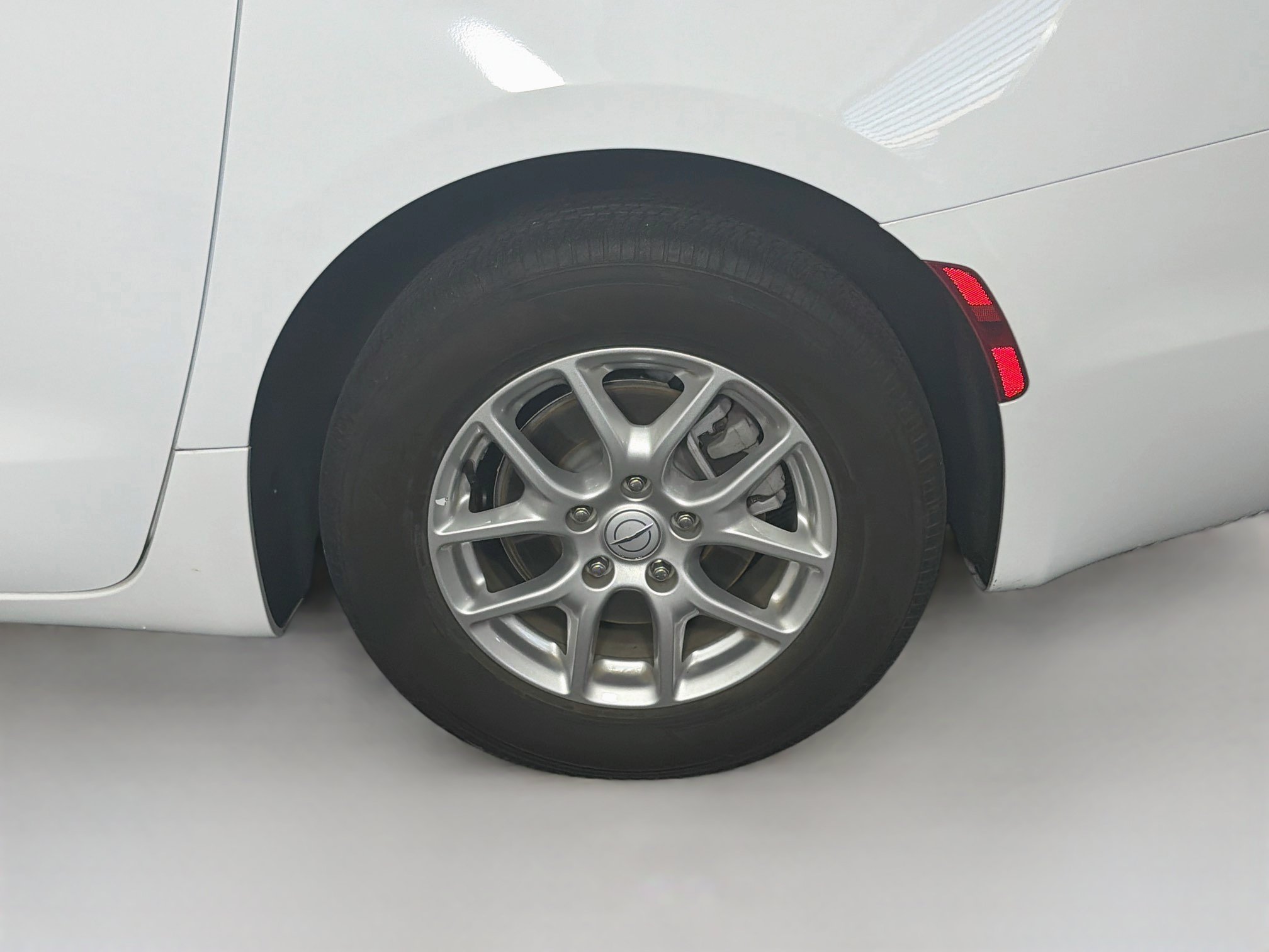 Used 2025 Chrysler Pacifica Select FWD image 11
