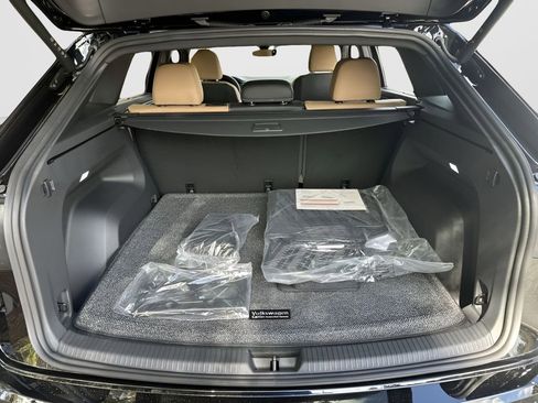 New 2026 Volkswagen Atlas Cross Sport SEL image 24