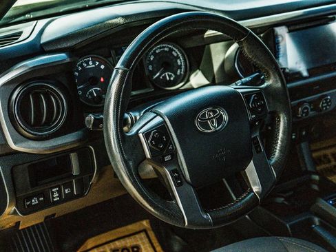 Used 2019 Toyota Tacoma TRD Off-Road AWD/4WD image 25