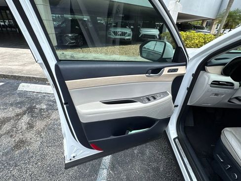 Used 2023 Hyundai Palisade Limited AWD/4WD image 16