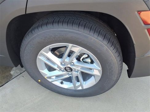 New 2026 Hyundai Tucson SE image 18