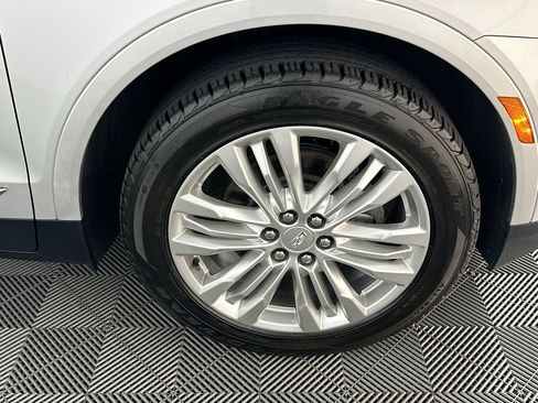 Used 2018 Cadillac XT5 Premium Luxury image 11