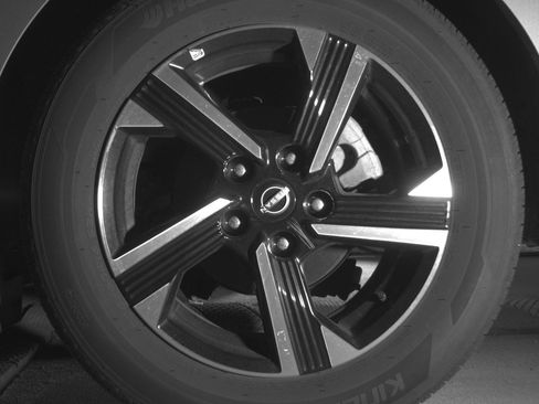 Used 2025 Nissan Sentra SV FWD image 14