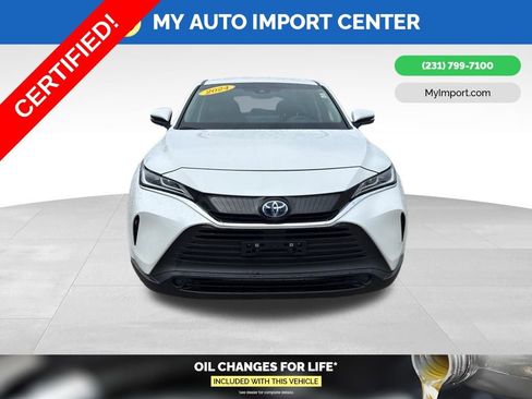 Used 2024 Toyota Venza LE image 2