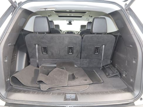Used 2021 Chevrolet Traverse RS AWD/4WD image 51