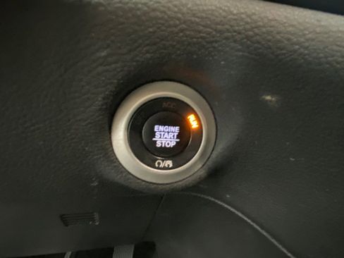 Used 2018 Chrysler Pacifica Limited w/ S Appearance Package image 34