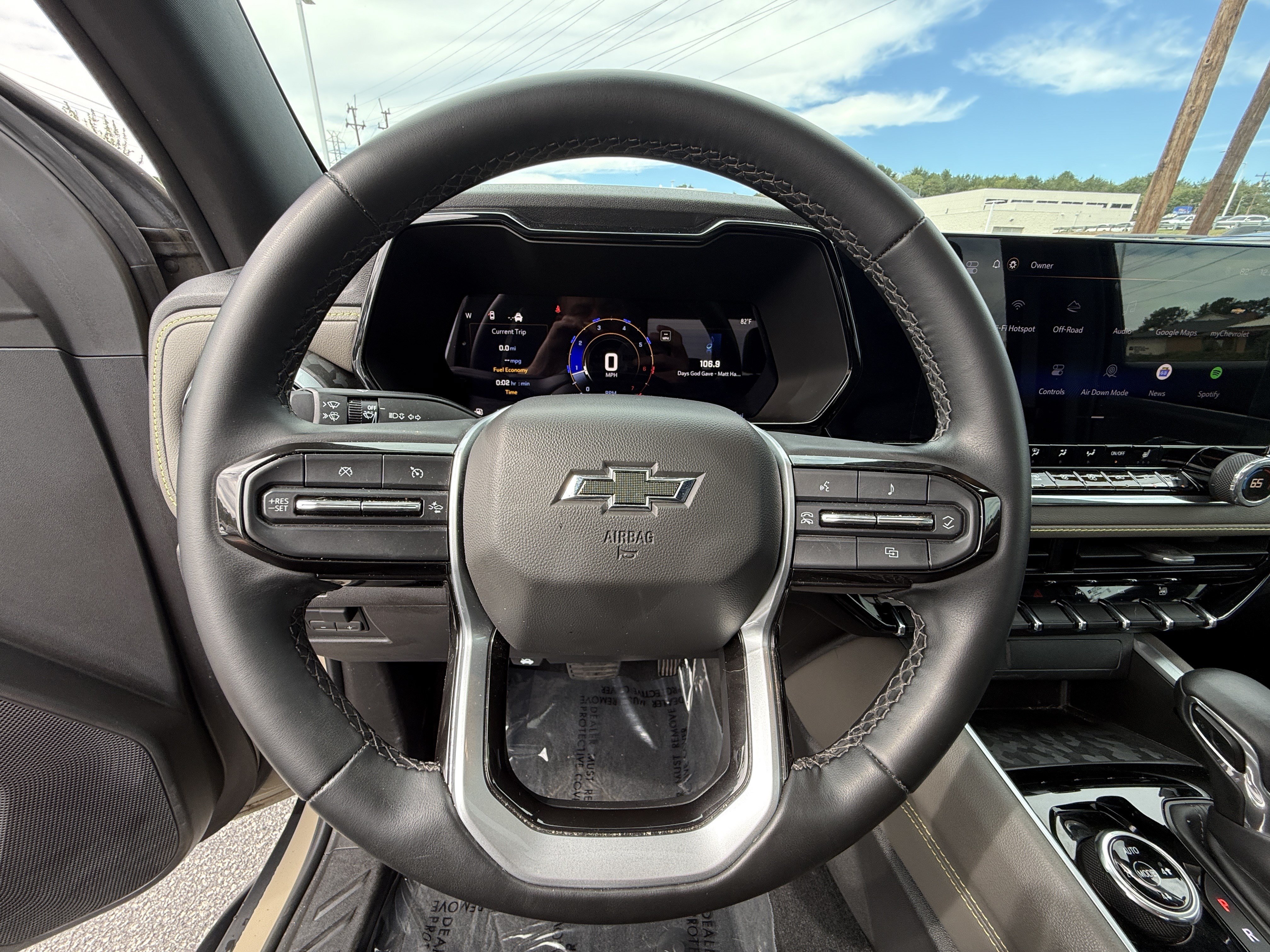 Used 2024 Chevrolet Colorado ZR2 w/ Technology Package AWD/4WD image 19