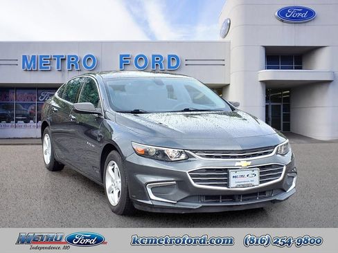 Used 2017 Chevrolet Malibu LS FWD image 1