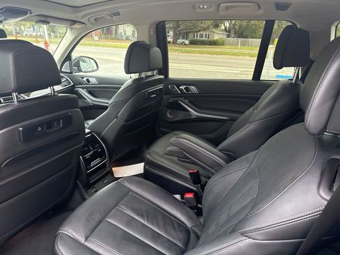 Used 2020 BMW X7 xDrive40i w/ Premium Package AWD/4WD image 13
