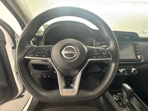 Used 2023 Nissan Kicks SV FWD image 18