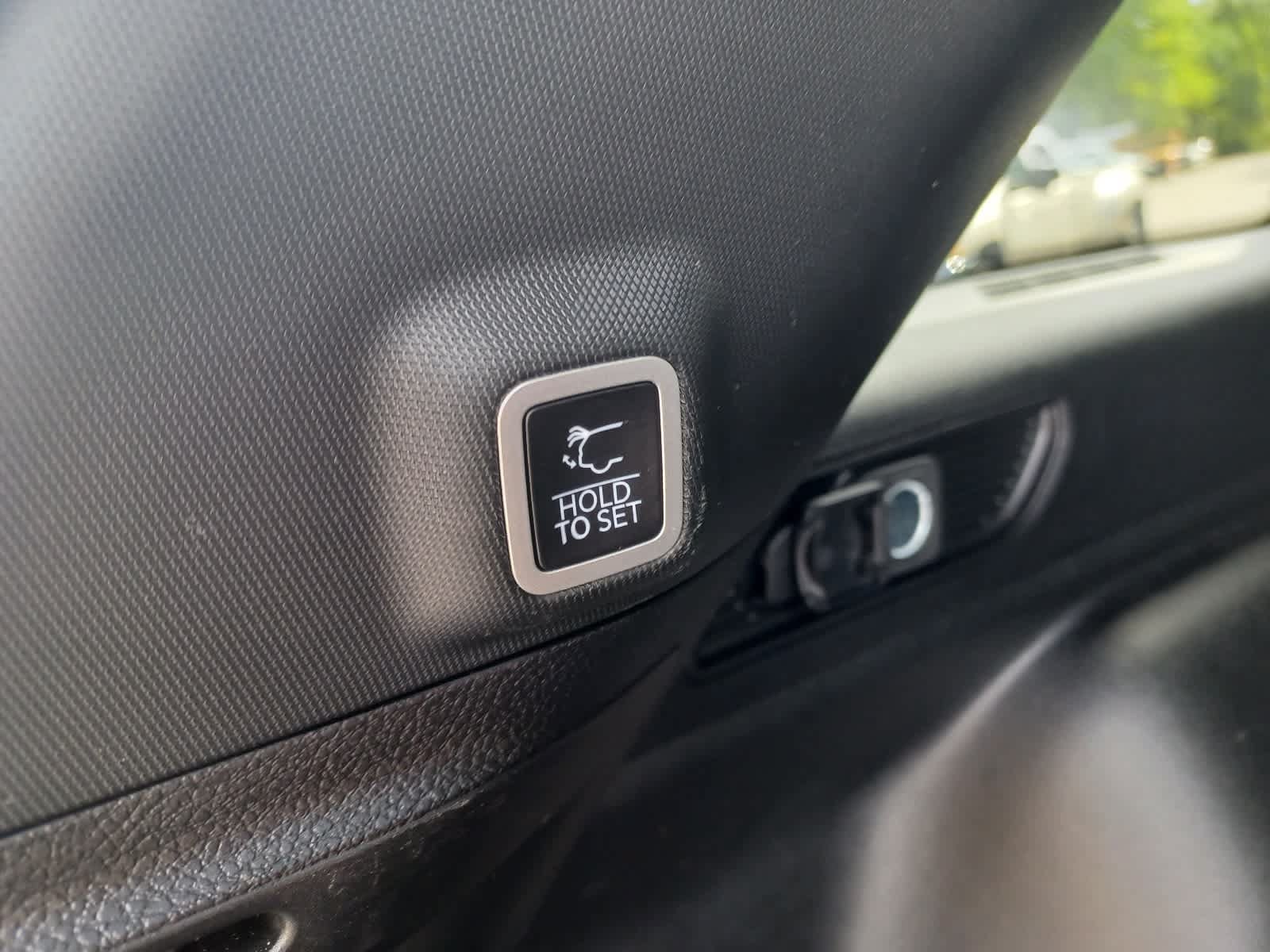 Used 2023 Jeep Grand Cherokee Altitude AWD/4WD image 20