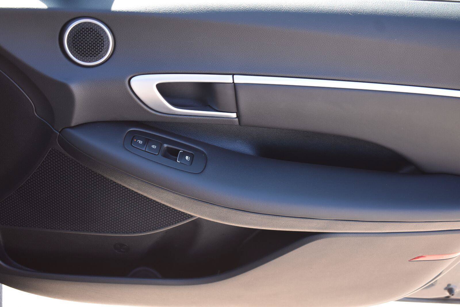 Used 2025 Hyundai Sonata SEL FWD image 16