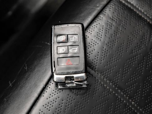 Used 2020 Land Rover Range Rover Evoque R-Dynamic SE image 70