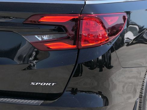 Used 2023 Honda Odyssey Sport image 4