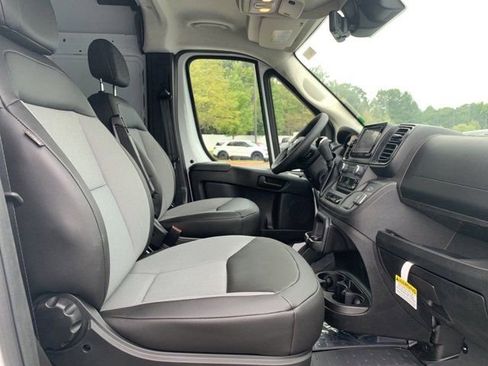 New 2024 RAM ProMaster 2500 w/ Safety Group FWD image 32